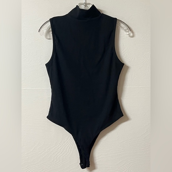 Pretty Little Thing Black High Neck Sleeveless Ribbed Bodysuit Size 10 - Picture 3 of 5